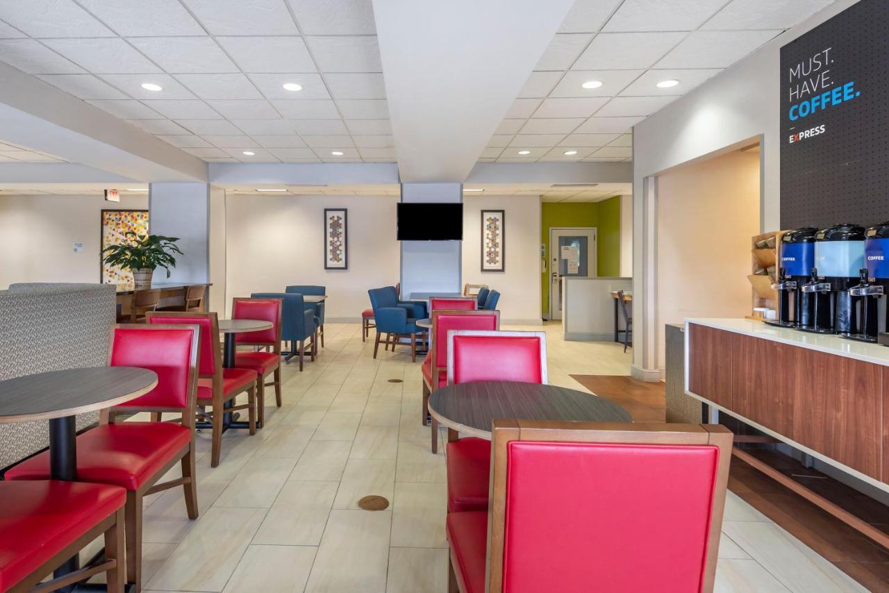 Holiday Inn Express Charlotte West - Gastonia By Ihg Exterior photo