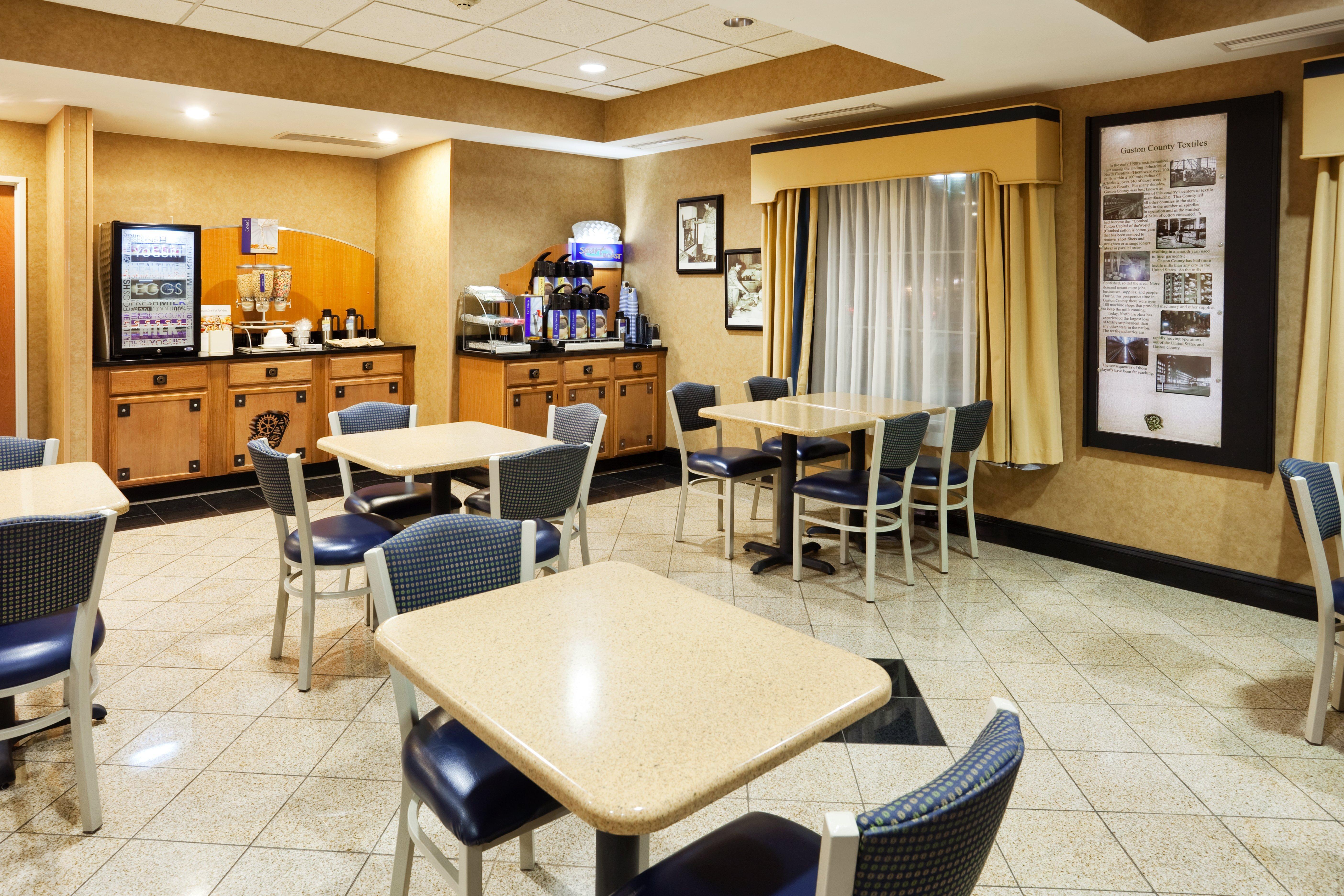 Holiday Inn Express Charlotte West - Gastonia By Ihg Exterior photo
