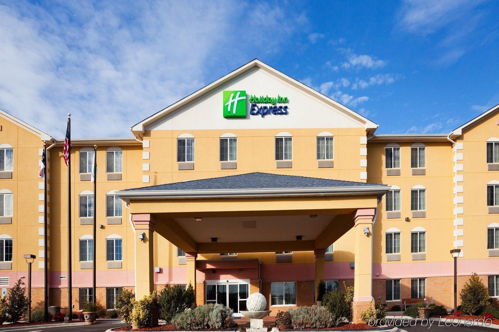 Holiday Inn Express Charlotte West - Gastonia By Ihg Exterior photo