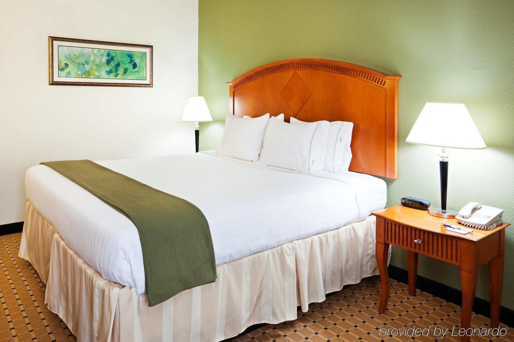 Holiday Inn Express Charlotte West - Gastonia By Ihg Exterior photo
